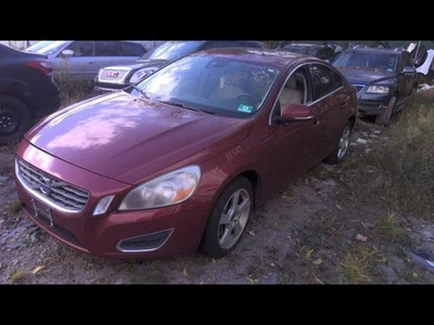 Caja de fusibles motor S60 compatible con 12-13 VOLVO 60 SERIES 1520447 Foto 1 de 4