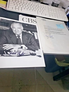 Foto/carta autografiada firmada por Walter Cronkite 8x10 CBS Evening NewsAnchorman - Imagen 1 de 7