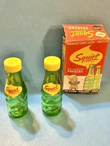 Vintage SQUIRT Bottle Green Glass Salt and Pepper Shakers 1974 Original Box - Picture 1 of 6