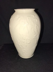 "Florero vintage Lenox China 7,5"" diseño hojas florales en relieve adorno oro 24K EE. UU. - Imagen 1 de 4