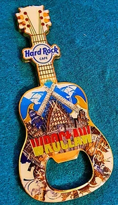 WROCLAW POLONIA V18 ICONOS ARQUITECTURA ABRIDOR DE BOTELLAS IMÁN GUITARRA Hard Rock Café - Imagen 1 de 1
