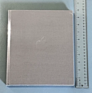 Apple Journal Exclusively Sold at the CLOSED The Infinite Loop Store- Sealed - Picture 1 of 2