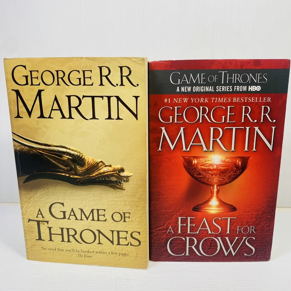 2 Lot George R R Martin-Game of Thrones & A Feast for Crows Small Paperbacks - Image 1 of 4