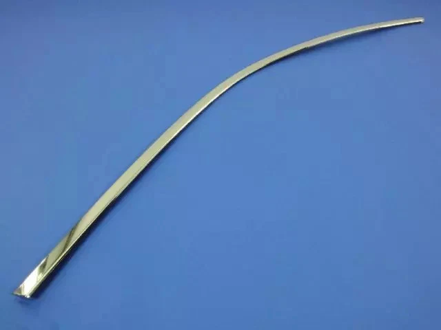 Moldura de apertura de luz de día Mopar genuina derecha 57010364AM Foto 1 de 4