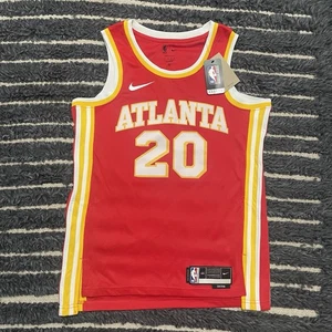 Neu mit Etikett Atlanta Hawks John Collins Nike Trikot Größe 44 Medium #20 NBA - Bild 1 von 5