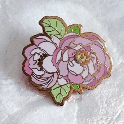 Pin floral chapado en oro esmalte rosa peonía peonías Foto 1 de 4