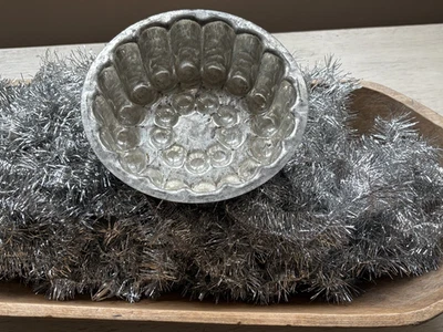 alte Backformen  Mondamin ? Massiv Weißblech  Puddingformen Pralinen - Bild 1 von 4