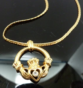 Collana Claddagh Irlandese Vintage 1989 Avon Tono Oro Strass 19 in - Foto 1 di 7