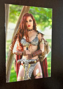 DIENAMITE #4 (Dynamite Comics 2020) -- Variante de foto virgen cosplay -- Casi nuevo- - Imagen 1 de 2
