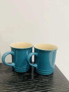Le Creuset Steinzeug dunkel karibisch blau türkis 400 ml Tee/Kaffee Becher/Tasse x 2 - Bild 1 von 3