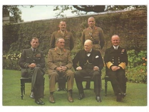 Postal cromada del Primer Ministro Churchill con Jefes de Estado Mayor, Londres Inglaterra - Imagen 1 de 2