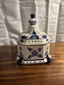 VTG Delft Blue Hand Painted Flowers Porcelain 6 Sided Dish w/Lid - Picture 1 of 5
