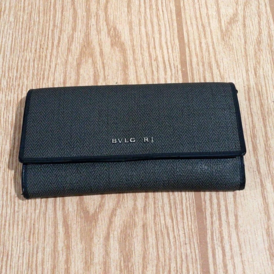 Autêntica bolsa de mão BVLGARI preta e cinza couro longa carteira dobrável, 7,5 x 4" - Imagem 1 de 4