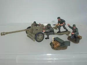 BRITAINS 17452 GERMAN ARMY ARTILLERY PAK 40 CANNON GUN + 4 MAN SOLDIER CREW - Picture 1 of 4