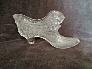 Vintage Clear Pressed Cut Glass Shoe with Cat on Top VGUC - Picture 1 of 2