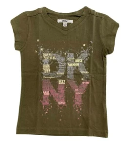 DKNY MÄDCHEN TOP - MODE GOLD GR. 4 DUNKELOLIV - SHIRT KURZARM BEDRUCKT KINDER - Bild 1 von 1