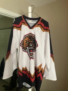 Pro joy Tacoma Sabrecats Hockey Starter Jersey XL WCHL Vintage Mint - Picture 1 of 2