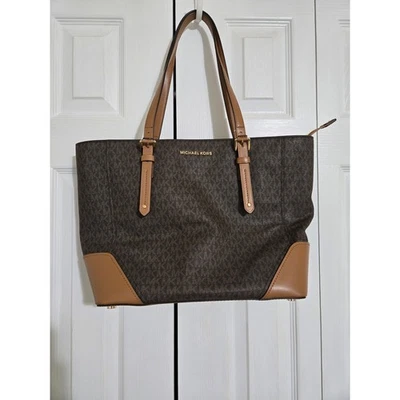 Michael Kors Aria Large signature logo Top Zip shoulder bag - Image 1 of 4