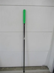 61" Green Heavy Duty Striking Crown Pry Bar - Picture 1 of 3