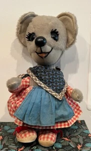 Lindo ratón mohair de felpa vintage Alfa Paris vestido con guinga, delantal y bufanda 15" - Imagen 1 de 9