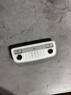 Mercedes CLS550 2012-2018 luz domo trasera OEM Foto 1 de 3