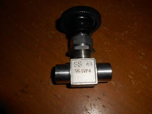 NEW WHITNEY Stainless Steel Integral Needle Control Valve 0.73 Cv 1/4 in FNPT - Picture 1 of 2