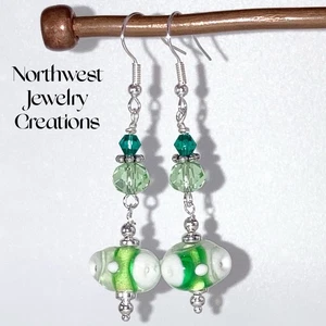.925 Silver Kelly Green White Poka Dot Lampwork Glass Crystal Dangle Earrings - Picture 1 of 1