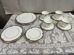 Royal Doulton - Princeton 20 Piece Set - Service for 4 - Dinner, Salad, B&B, C&S - Picture 1 of 13
