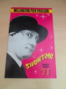 Freddie Davies Mike Burton Great Yarmouth programa de teatro de verano 1973 - Imagen 1 de 2