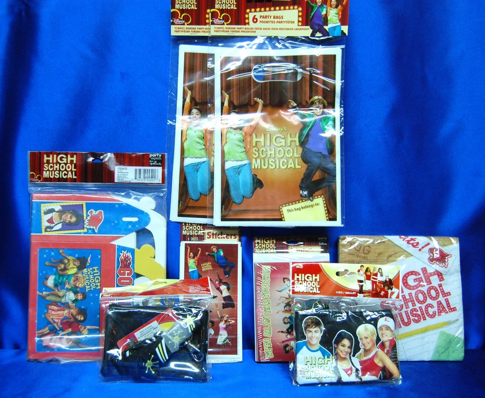 High School Musical Set # 10 HSM Invites Napkins Loot bags Stickers Balloon 18 " - Image 1 of 1