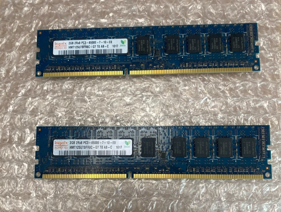 HYNIX 4GB (2x2GB Modules) 2Rx8 - PC3-8500E-7 - HMT125U7BFR8C - Image 1 of 3