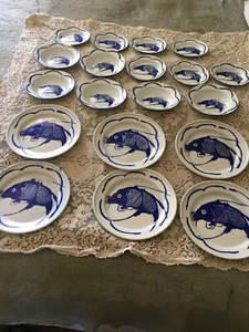 19er Set Emaillegeschirr blau Koi Karpfen Fisch Metall Abendessen Salat Beilagen Teller - Bild 1 von 5