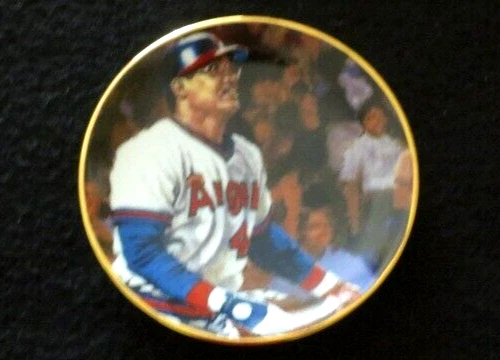 **REGGIE JACKSON**CALIFORNIA ANGELS**3 1/4" PLATE**WITH BOX - Image 1 of 3