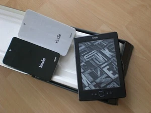 AMAZON Kindle 5. Generation E-Book-Reader / E Ink-Display + WLAN - Bild 1 von 10