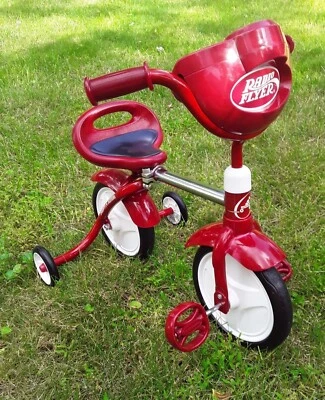 Radio Flyer bicicleta 4 ruedas, luces y sonidos eléctricos, descatalogado, Ex. Estado. Foto 1 de 4