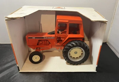 Allis Chalmers 200 Toy Tractor by  Scale Models 1/16 - Image 1 of 4