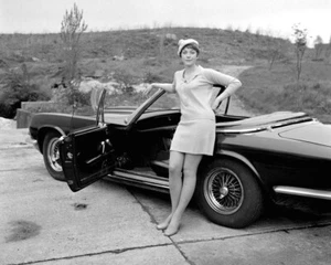 THE AVENGERS TV / SELTENES LINDA THORSON AC 428 SPIDER AUTO FOTO - Bild 1 von 1