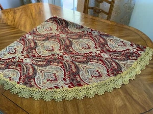 Jacquard Hochwertige Tischdecke Oval 76"x60" mit 2" Gold Spitzenborte Mehrfarbig - Bild 1 von 4