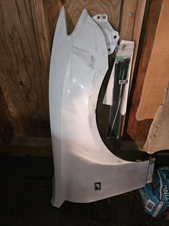 Lexus RC350 2015 2016 2017 2018 2019 2020 equipamiento guardabarros pasajero derecho deportivo F Foto 1 de 1