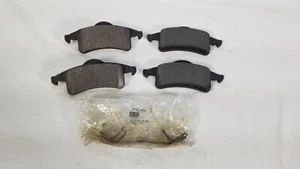 NUEVO Juego de pastillas de freno de disco trasero Mopar 1999-2004 Jeep Grand Cherokee V2013970AE - Imagen 1 de 3