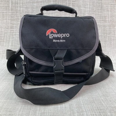黑色 Lowepro Nova 迷你相机包 8x7x6 外尺寸 数码单反相机/SLR/摄像机 — 第 1/4 张图片