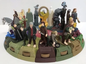 2001 Il Signore degli Anelli Burger King Toys Set Completo Suono Action Figure Espositore - Foto 1 di 11