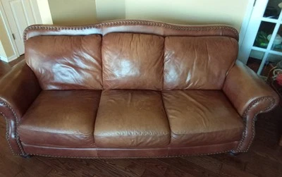 Hermoso juego de sofá de cuero importado ligeramente usado (tostado oscuro, 3+2) Foto 1 de 2