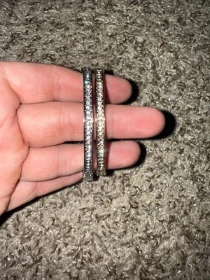 批量 2 件 Anne Klein 纽约金色和银色 CUFF 手镯 带水钻 — 第 1/4 张图片