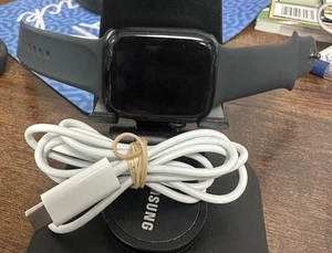 APPLE WATCH SE (GEN 2) 44 MM MINUIT | GPS + CELLULAIRE | M/L - Photo 1 sur 3