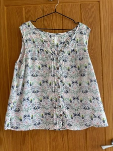 Mantaray white Tropical Patterned Vest Top, Size 20, great condition - Picture 1 of 3