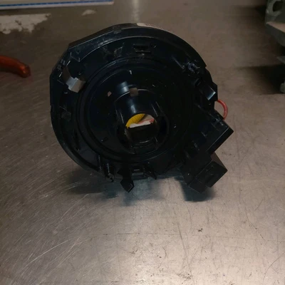 84306B2010 Contacto espiral del airbag  DAIHATSU TREVIS 1.0 Ber. 5p/b//989cc - Imagen 1 de 4