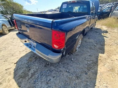 乘客右尾灯适合 05-11 达科他 2695774 — 第 1/4 张图片