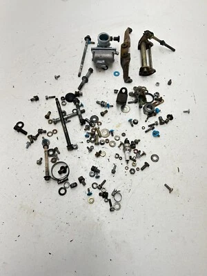 83 1983 Yamaha Tri Moto 175 YT175K LOTE OEM Perno Hardware Montaje Soporte Tuerca Carburador Foto 1 de 4