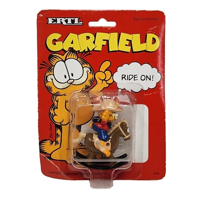 VINTAGE 1990 ERTL GARFIELD RIDE ON ROCKING HORSE DIECAST NEW SEALED ON CARD - Image 1 of 4